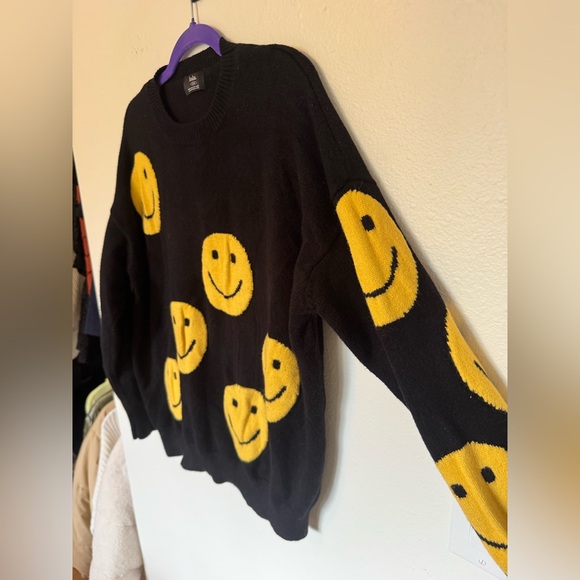 Dressed in Lala Oversized Smile Knit Crewneck Sweater Black Yellow Size S/M EUC - Picture 4 of 8